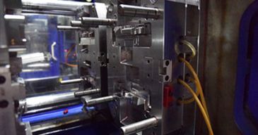 Turnare prin injecție în două lovituri